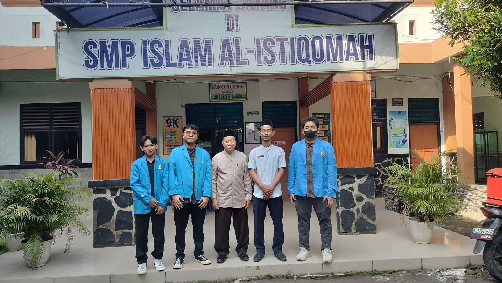 Inovasi Pembelajaran Daring: SMP Islam Al-Istiqomah dan Mahasiswa Unpam Kembangkan LMS Berbasis Website